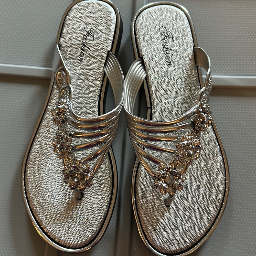 Silver flip flops size 39 /8